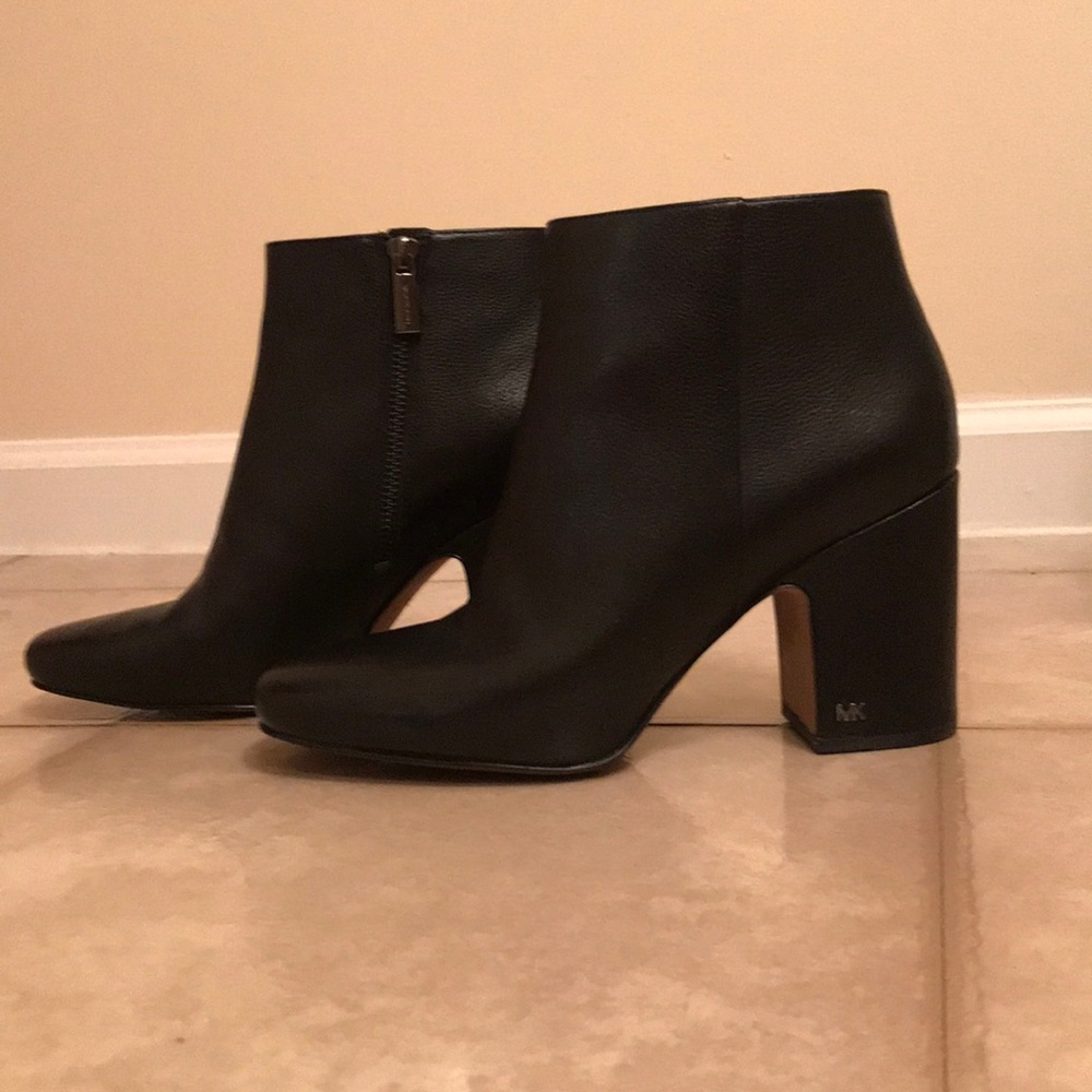 Michael Kors Elaine Leather Bootie